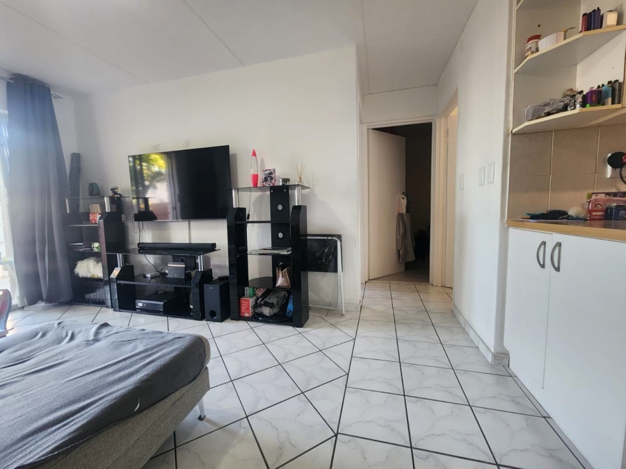 To Let 2 Bedroom Property for Rent in Parklands Western Cape
